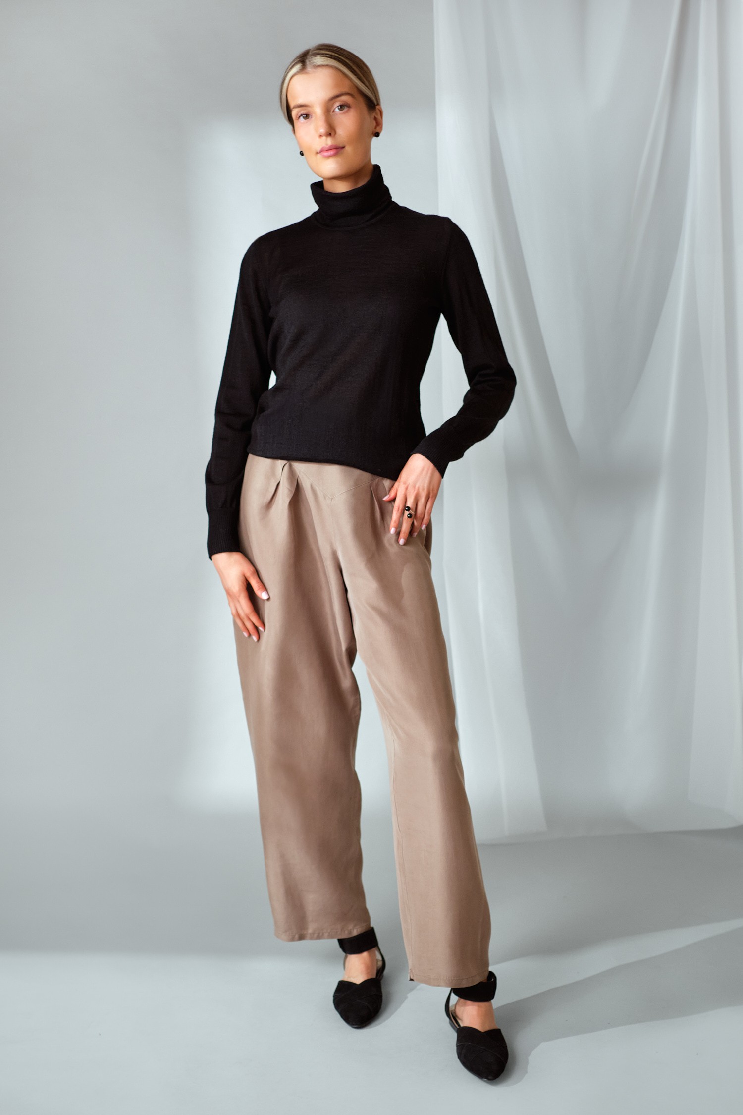 SMOOTH turtleneck, black