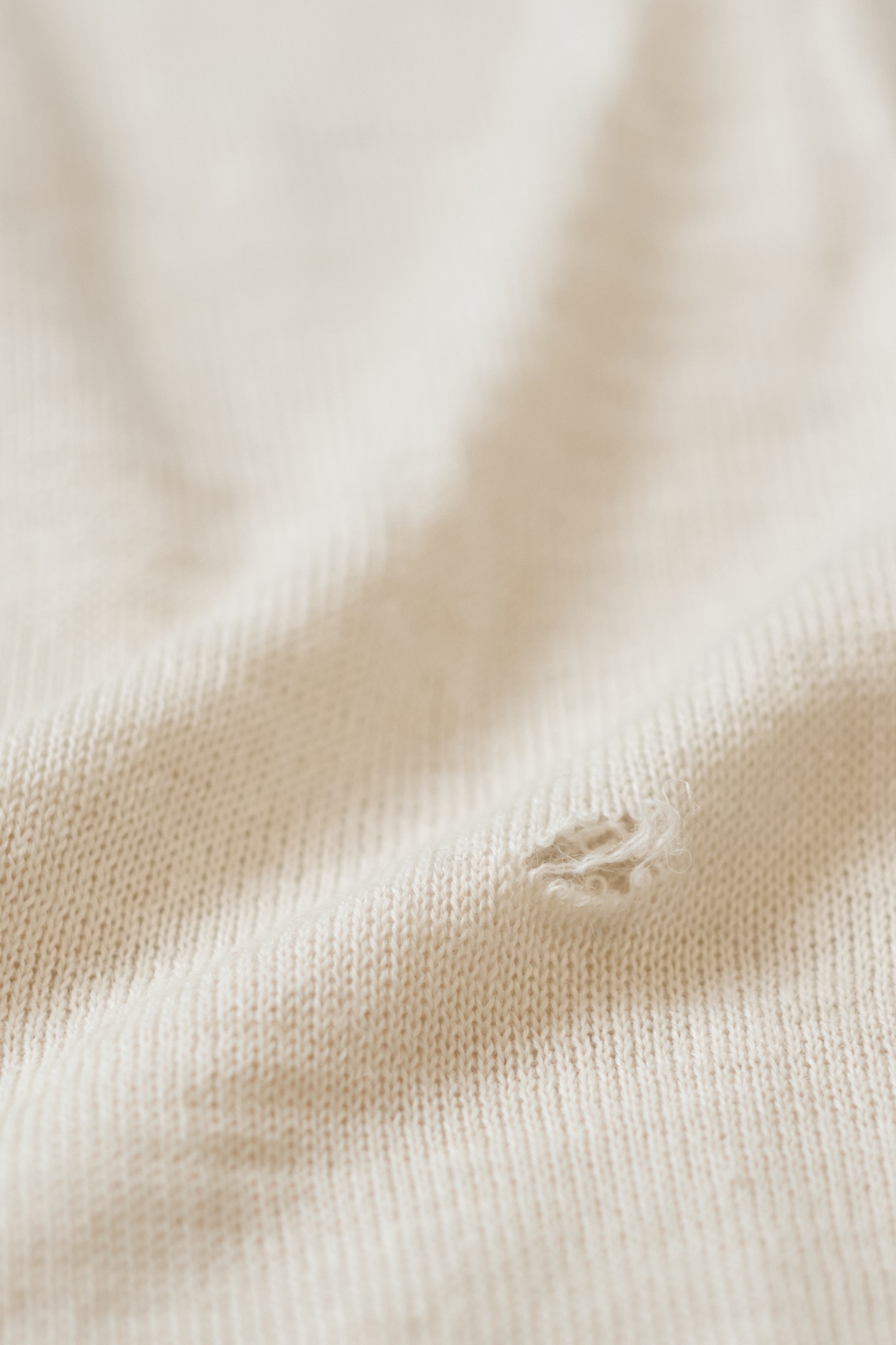 Knitwear hole repair